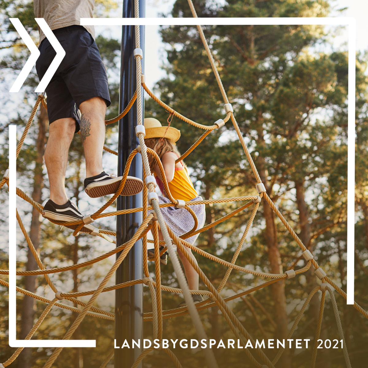 "Kiipeilytelineessä"